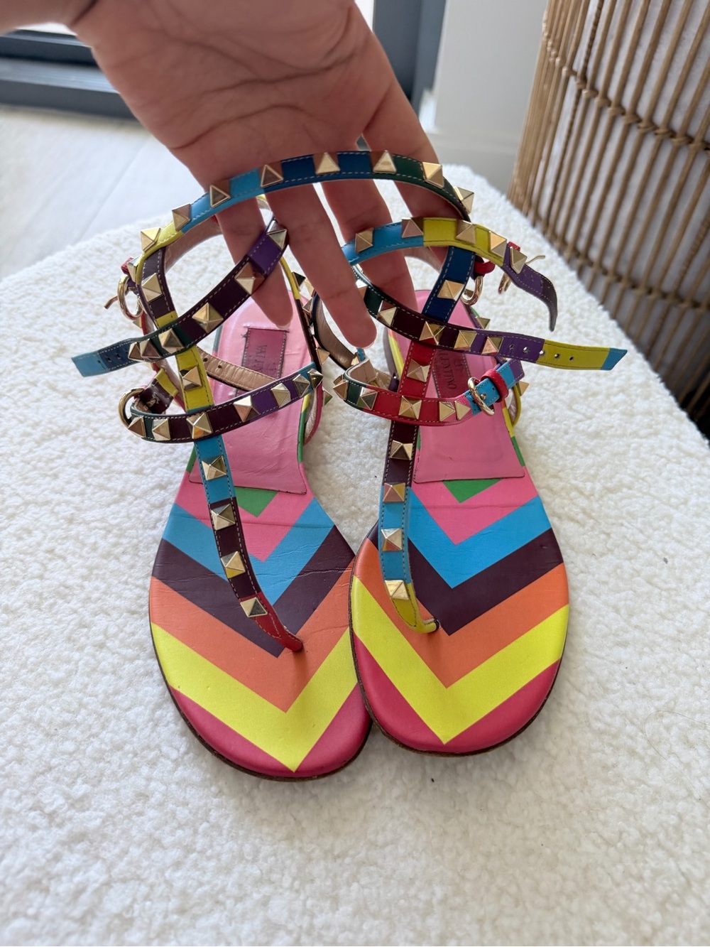 Valentino Garavani Multicolor Chevron Studded T-Strap Sandals - Picture 3 of 4